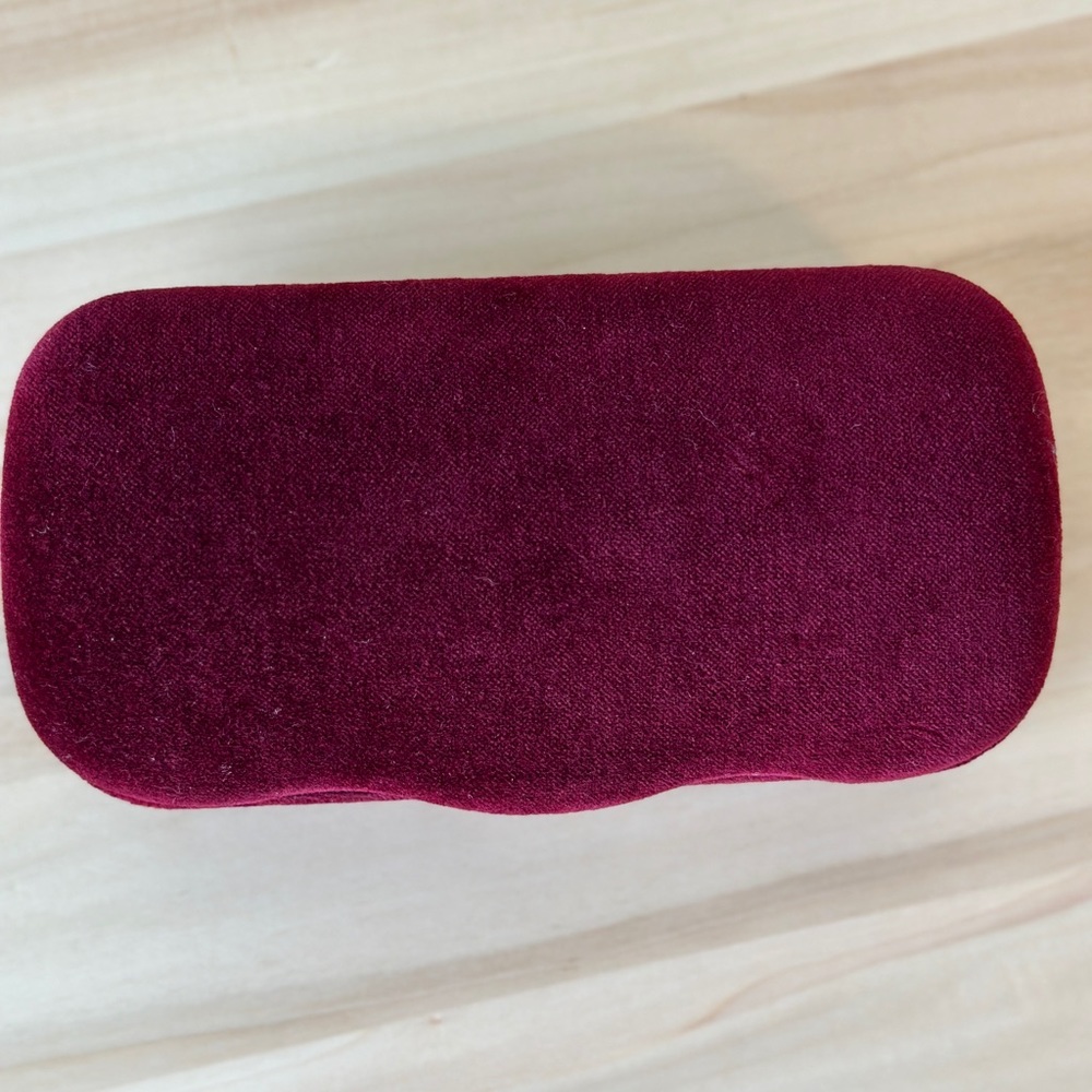 Gucci oversized oval sunglasses with case drawstring bag and cleaning cloth - Picture 14 of 14